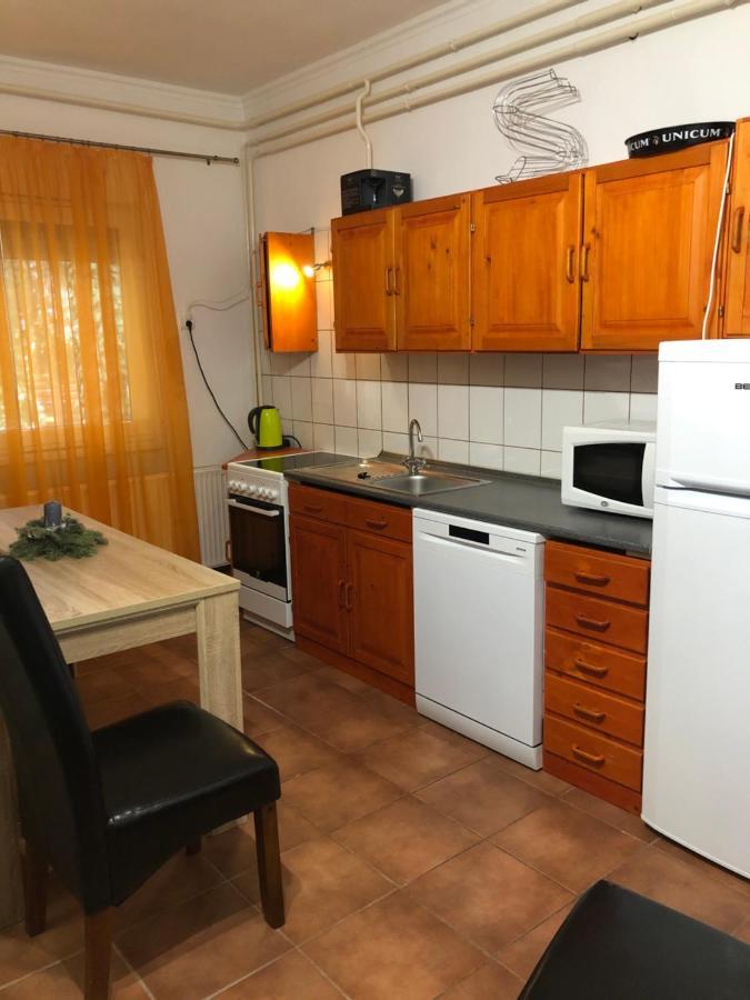 A-Bb-Lak Apartment Hajduszoboszlo Bagian luar foto